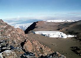 Blick in den Krater - nur noch wenige Meter bis zum Gipfel