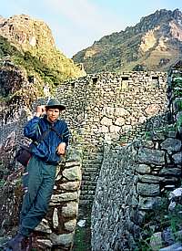 In den Mauern der Inka-Festung "Sayaqmarka"