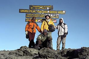 01.12.2004, 7:15 Uhr - "Uhuru Peak" - 5895 m ü.NN - am Ziel