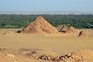 Südliche Pyramidengruppe am Dschebel Barkal